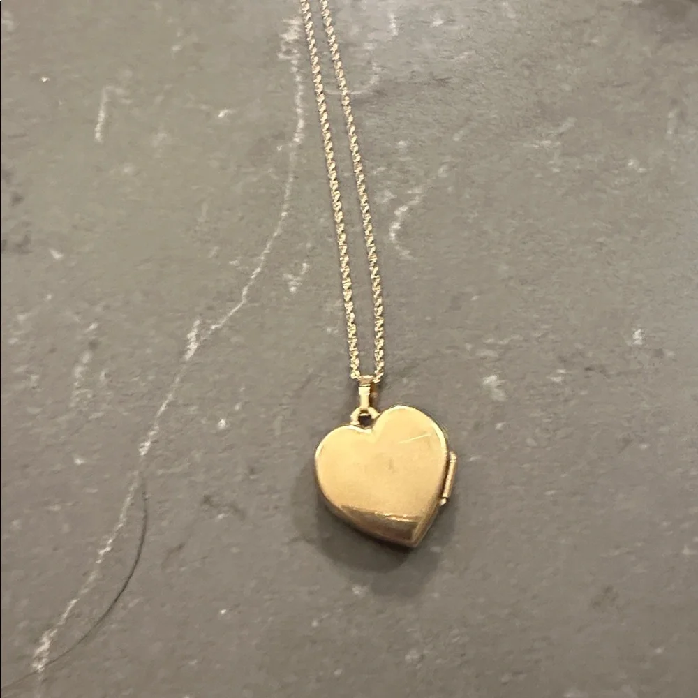 Gold Heart Pendant Necklace - Picture 3 of 3